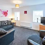 Hébergement de vacances 3-bedroom Serviced In Skinningrove 1 *