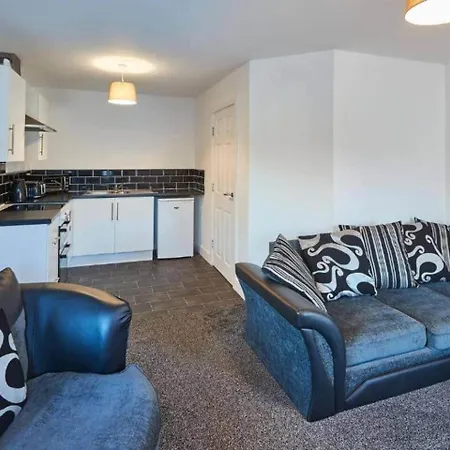 3-bedroom Serviced In Skinningrove 1 *