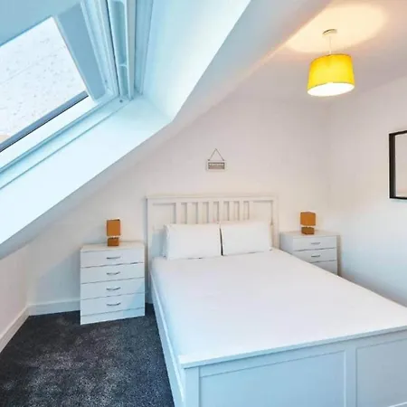 Сasa de vacaciones 3-bedroom Serviced In Skinningrove 1 *