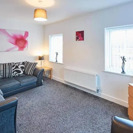 3-bedroom Serviced In Skinningrove 1